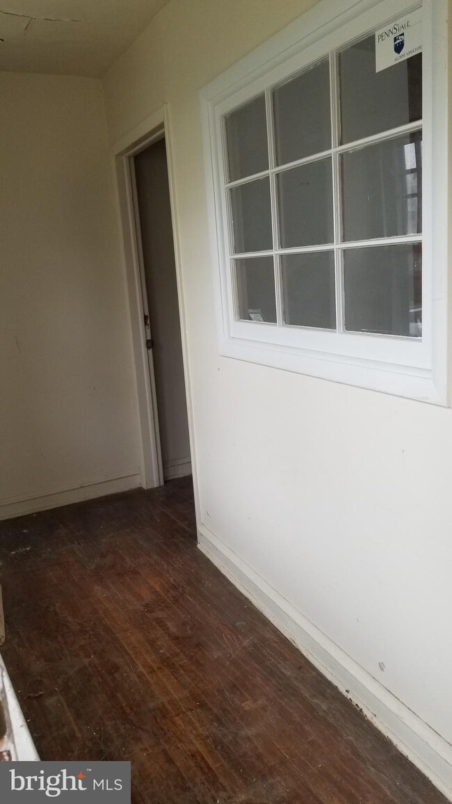 133 Westdale Rd, Upper Darby, PA 19082 - photo 2