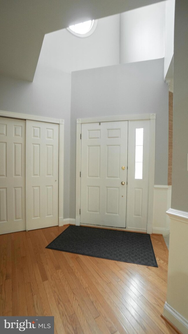25671 Tremaine Terrace, Chantilly, VA 20152 - photo 2