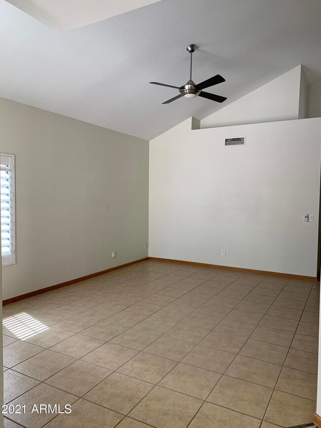 8863 S Grandview Dr, Tempe, AZ 85284 - photo 7