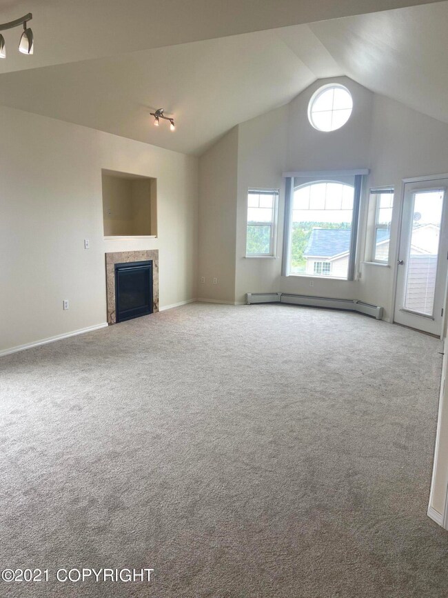 DiscoveryVIewLivingRoom