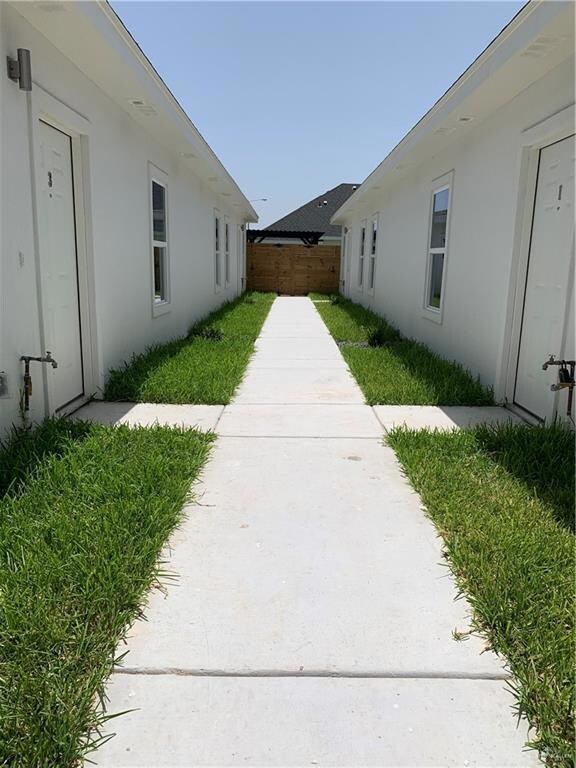 1415 S Flag St unit 3, Pharr, TX 78577 - photo 4