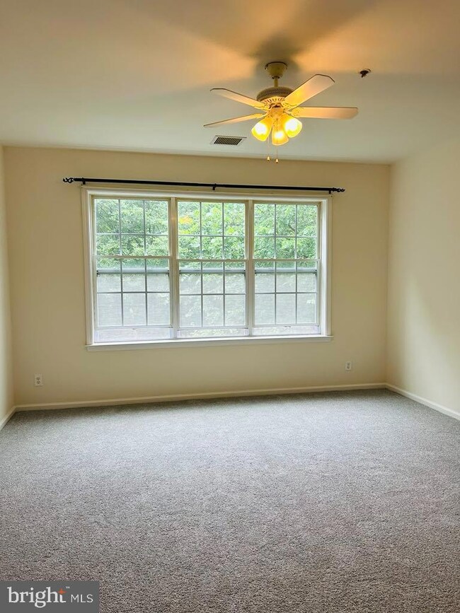 1028 Timberlake Dr unit 1028, Trenton, NJ 08618 - photo 4