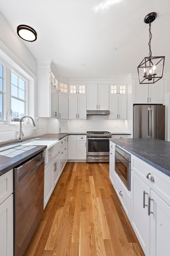 210 Sage Ln unit 27, Portsmouth, NH 03801 - photo 2