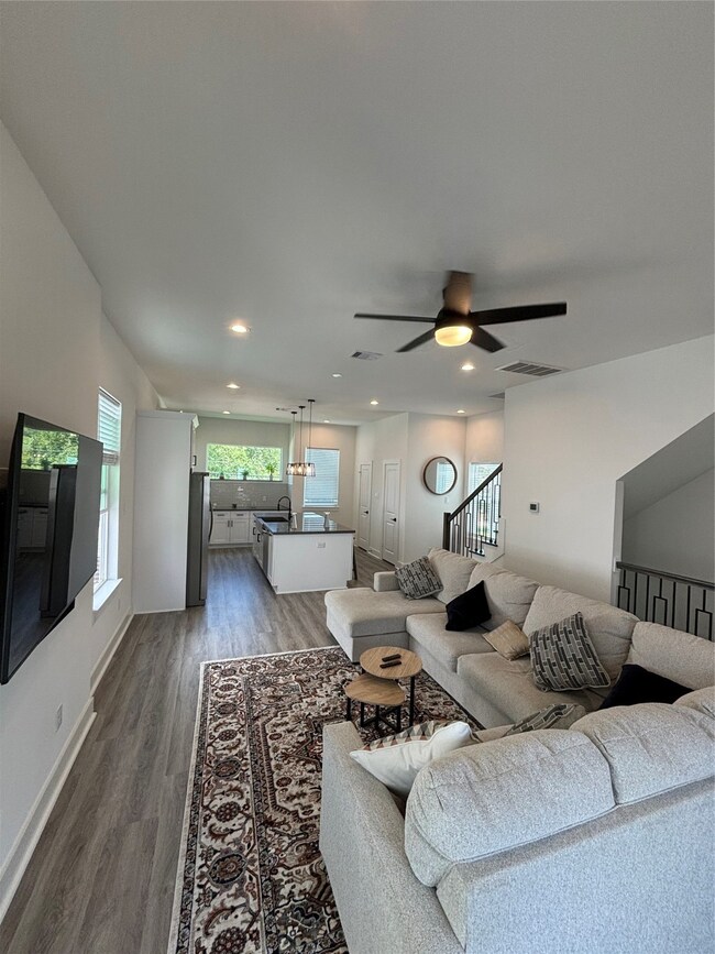 1102 Paul Quinn St unit E, Houston, TX 77091 - photo 6