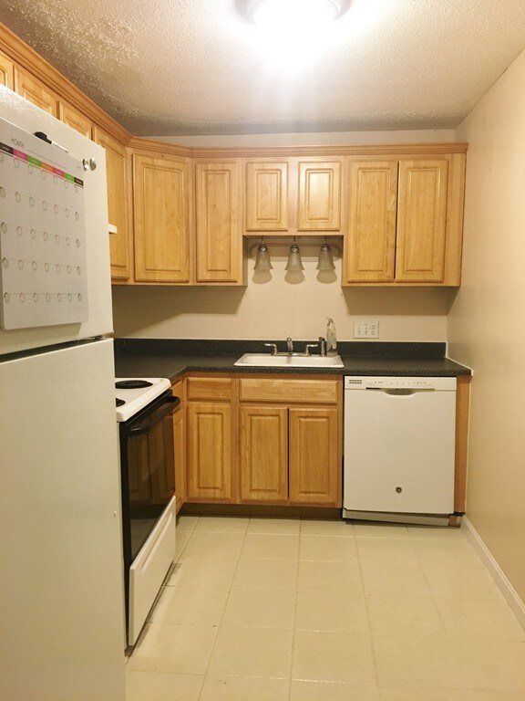 440 North Ave unit 210, Haverhill, MA 01830 - photo 4