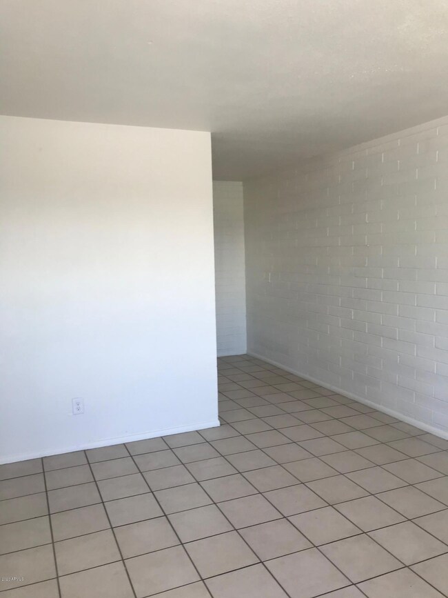 3122 E Hubbell St unit F, Phoenix, AZ 85008 - photo 2