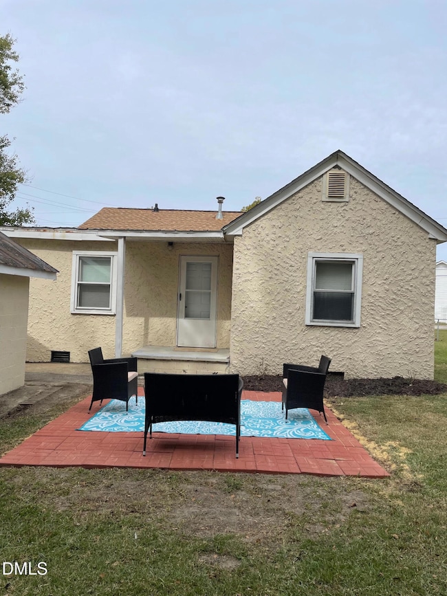 804 E Lizzie St, Selma, NC 27576 - photo 4