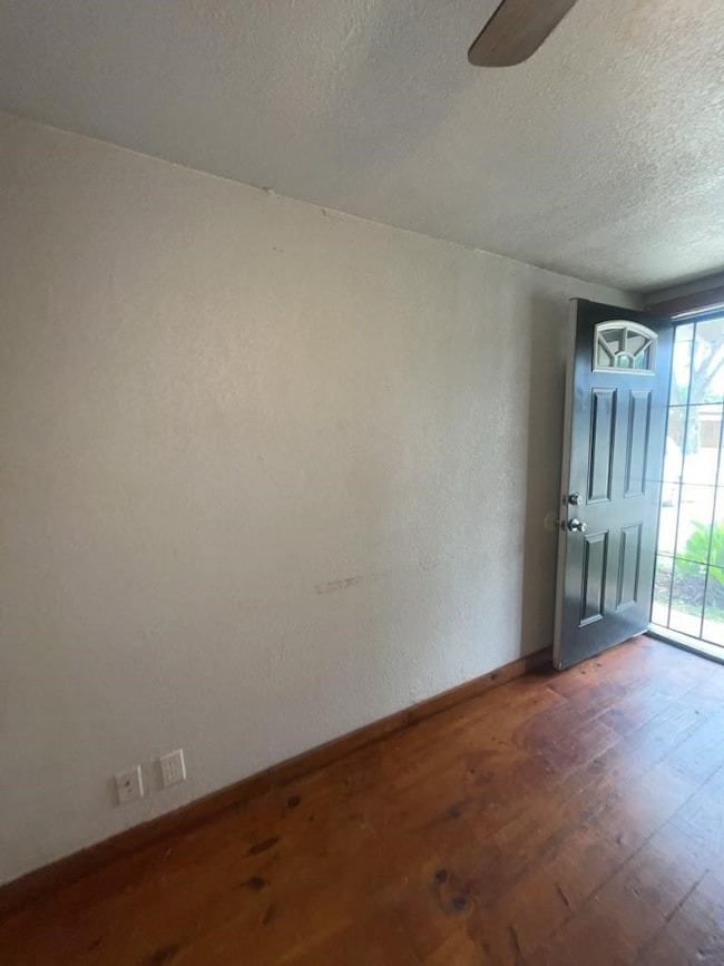 1705 Chris Craft Dr unit 10, Grapevine, TX 76051 - photo 3