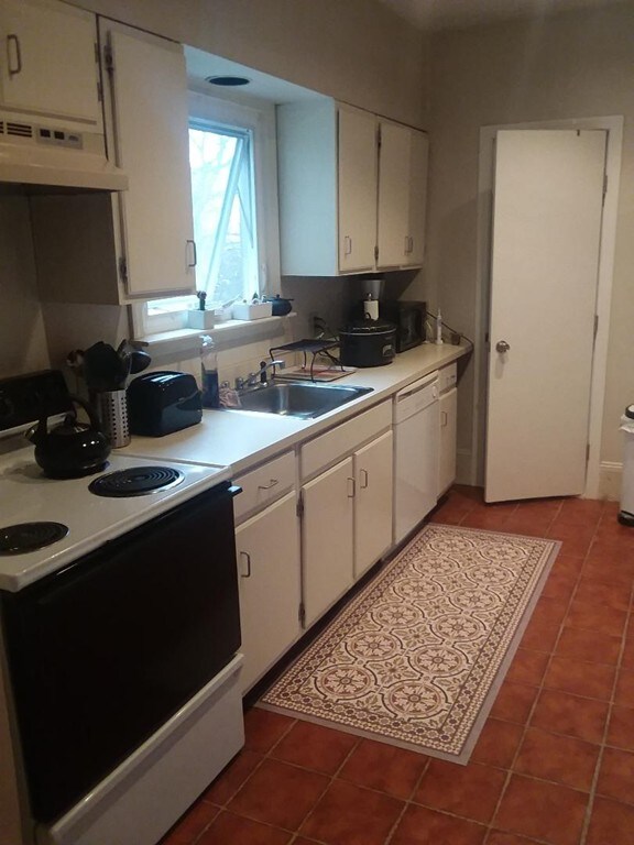 532 E 5th St, Boston, MA 02127 - photo 5