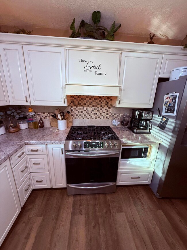 605 N Edgerton St, Mitchell, SD 57301 - photo 5