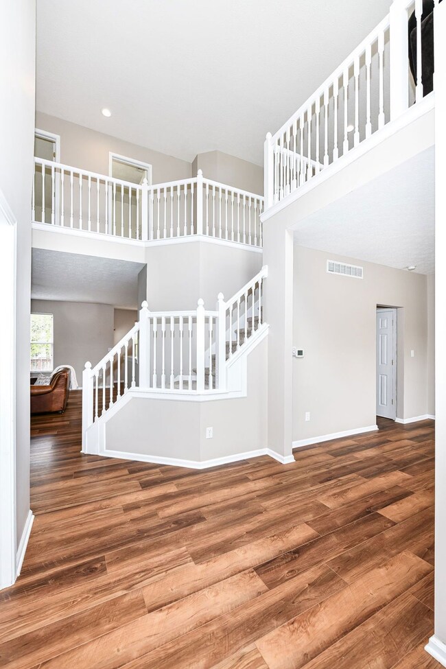 12042 Cowboys Ct, Fishers, IN 46037 - photo 3