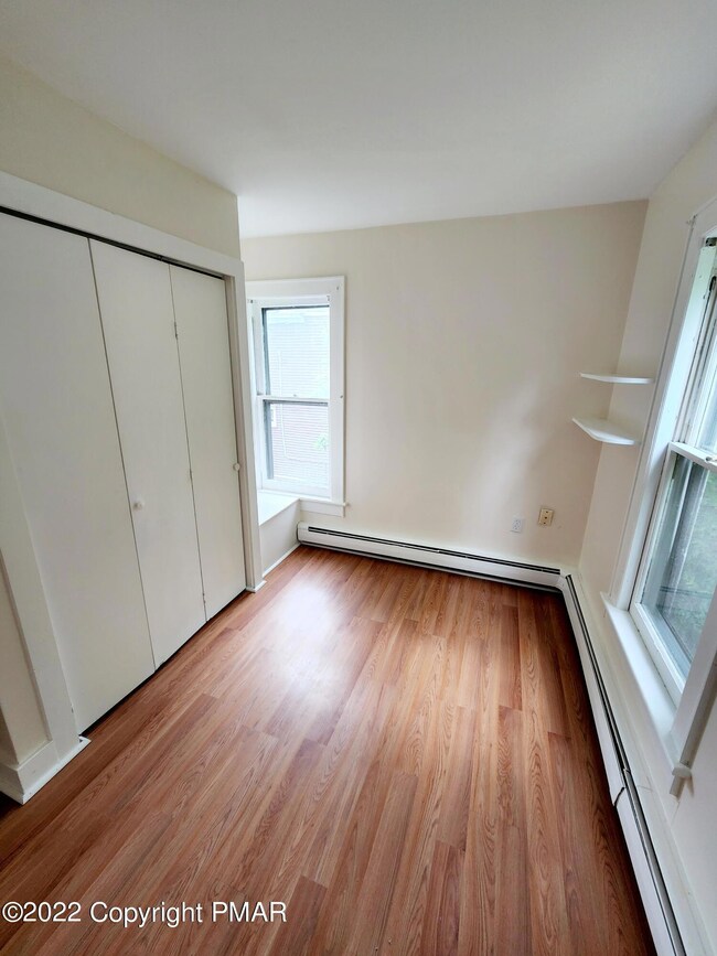 622 Scott St, Stroudsburg, PA 18360 - photo 7