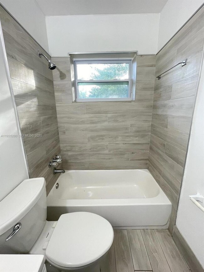 330 SW 19th St unit 4, Fort Lauderdale, FL 33315 - photo 5