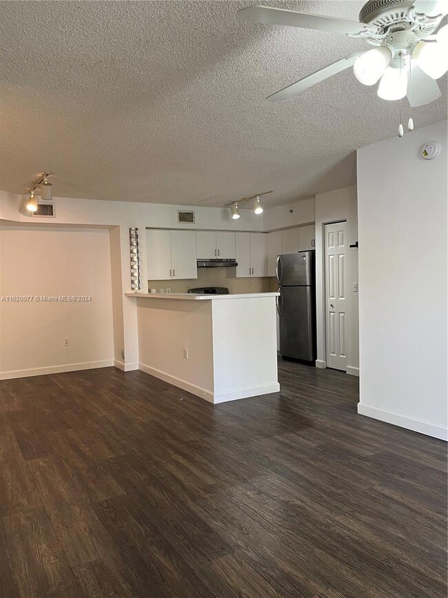 2011 Renaissance Blvd unit 105, Miramar, FL 33025 - photo 6