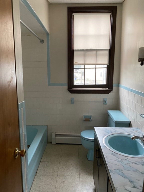 192 Snell St unit 2, Fall River, MA 02721 - photo 4