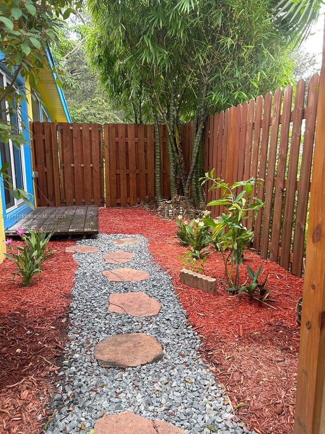 881 SW 49th Terrace, Plantation, FL 33317 - photo 6