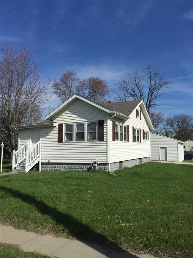 1300 W Lusher Ave, Elkhart, IN 46517 - photo 2