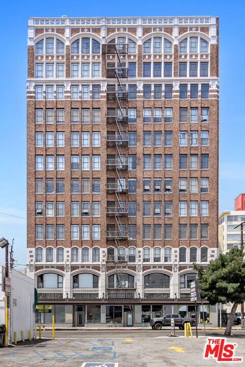 Textile Building Lofts unit 1106, Los Angeles, CA 90014 - photo 2