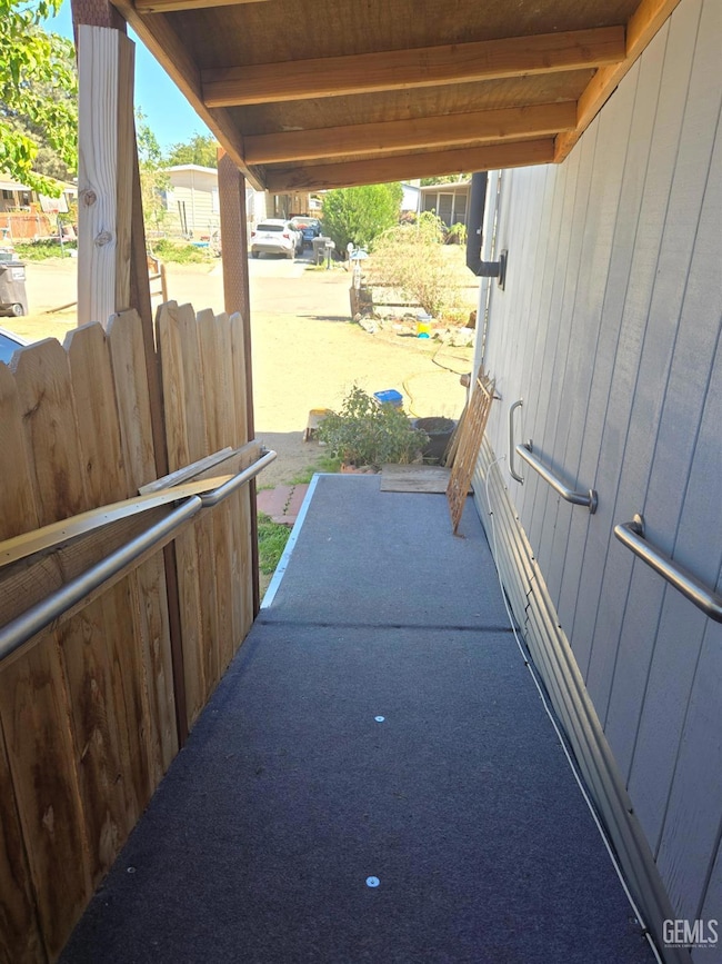 9005 Apache Dr, Weldon, CA 93283 - photo 3