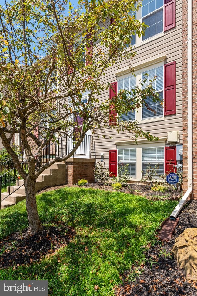 718 Pine Drift Dr, Odenton, MD 21113 - photo 2