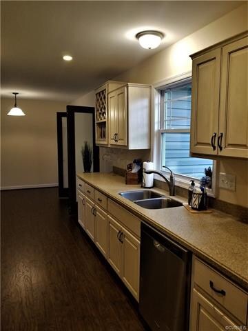 18720 Templeton Rd, Disputanta, VA 23842 - photo 3