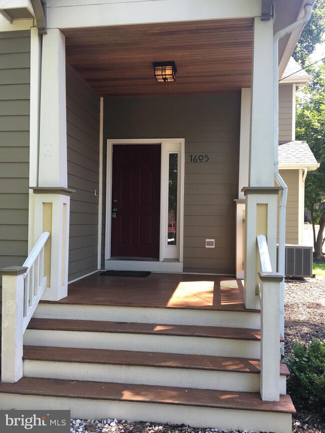 1605 Colonial Ln, McLean, VA 22102 - photo 4