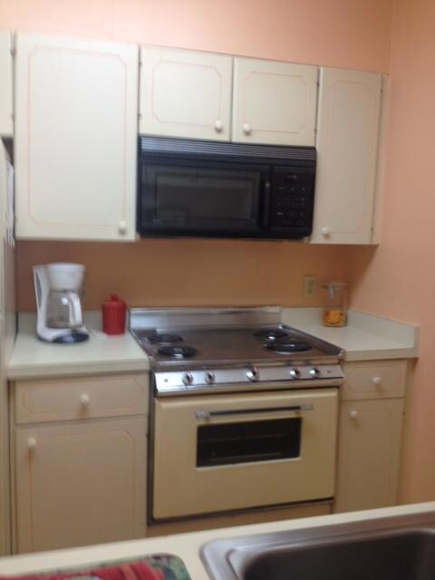 1414 Continental Unit 208 Kitchen
