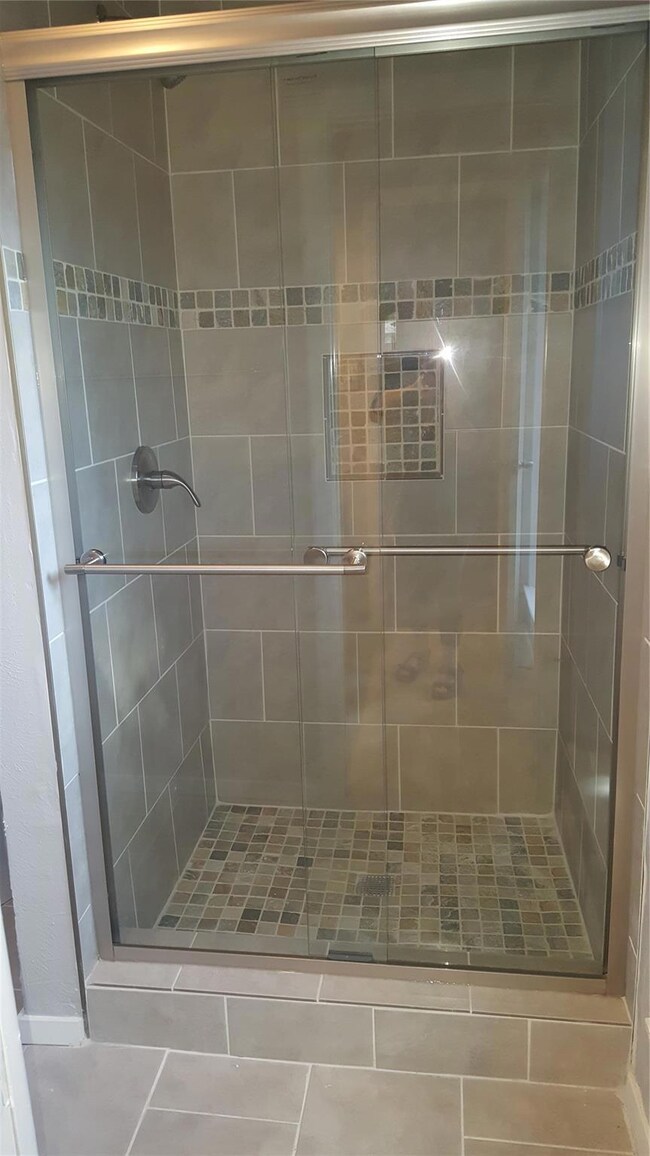 1721 Acorn Ln, Hurst, TX 76054 - photo 5