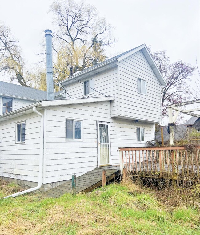 18 S Westfield St, La Porte, IN 46350 - photo 3