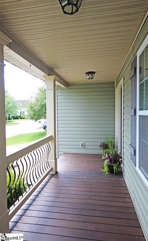 303 Summitbluff Dr, Greenville, SC 29617 - photo 3