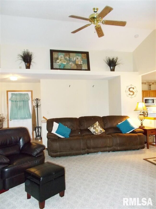 6540 Madison St, Davenport, IA 52806 - photo 7