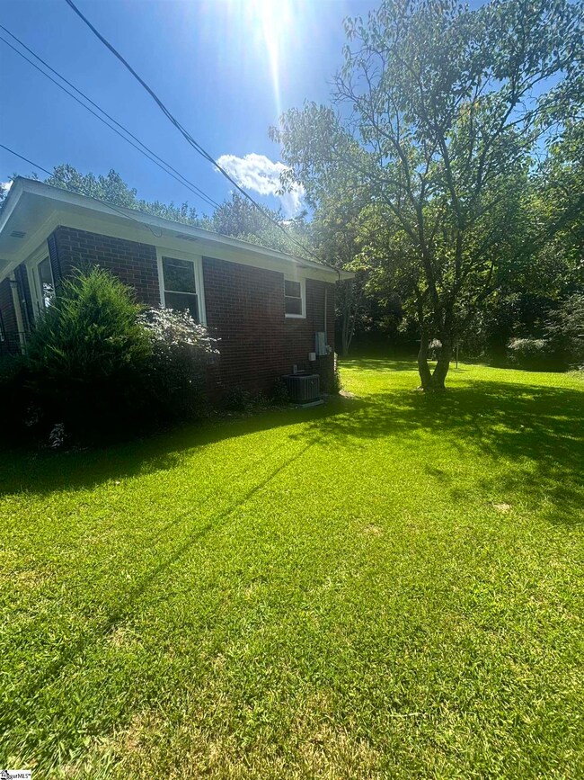 910 E Whitner St, Anderson, SC 29624 - photo 3