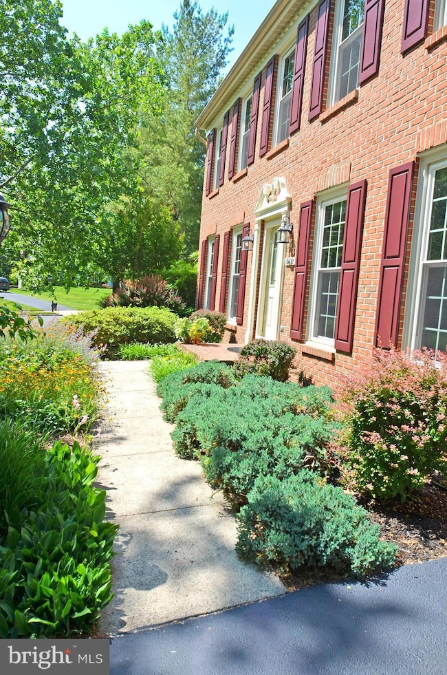 15472 Waters Creek Dr, Centreville, VA 20120 - photo 4