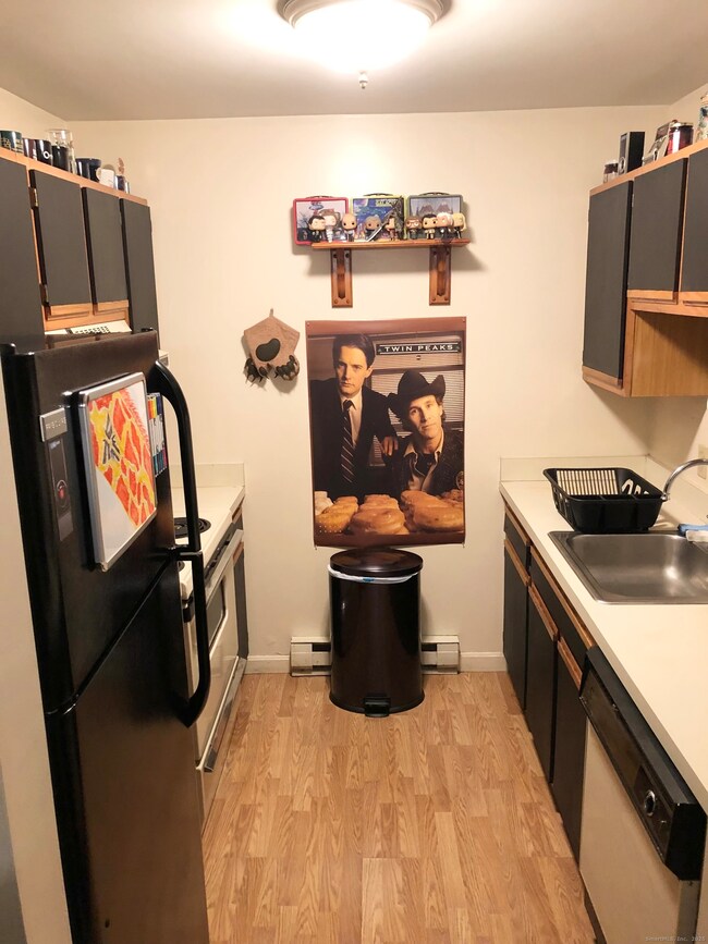 49 Canterbury Rd unit K, Plainfield, CT 06374 - photo 6