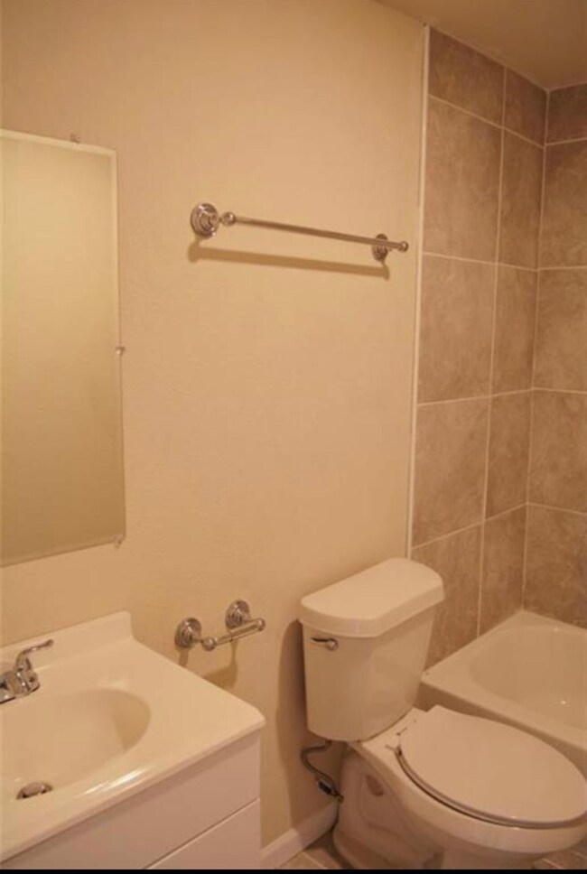 1020 Dewalt St unit A, Houston, TX 77088 - photo 3