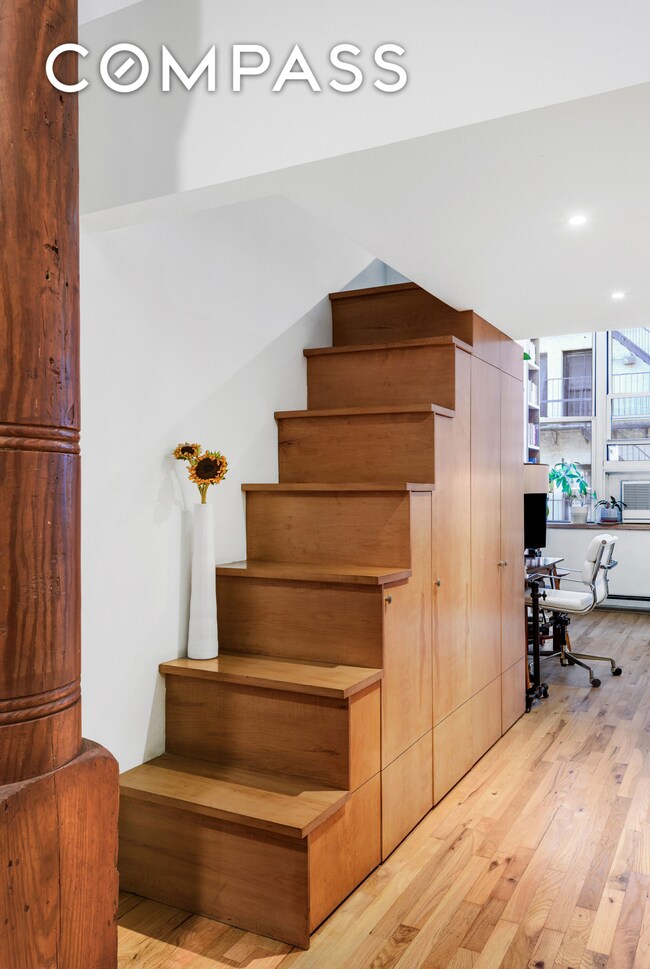 Waverly Mews unit 5U, New York, NY 10003 - photo 5