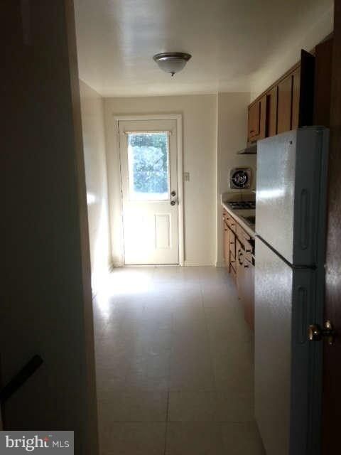 923 Circle Dr, Halethorpe, MD 21227 - photo 7