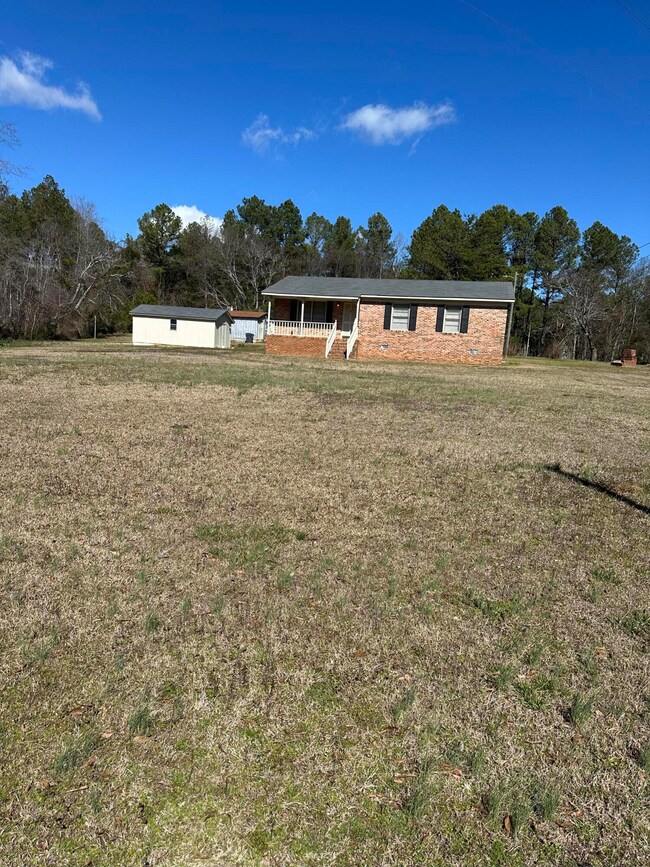 2116 Lovelace Rd, Lincolnton, GA 30817 - photo 2