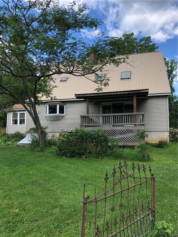 241 Middletown Rd, Pen Argyl, PA 18072 - photo 4