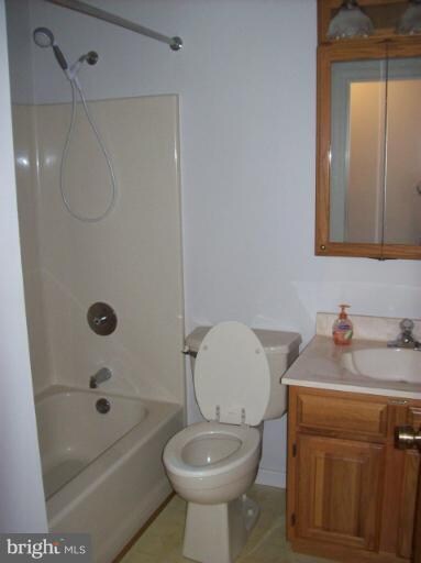 214 Maple Ave, Moorefield, WV 26836 - photo 6