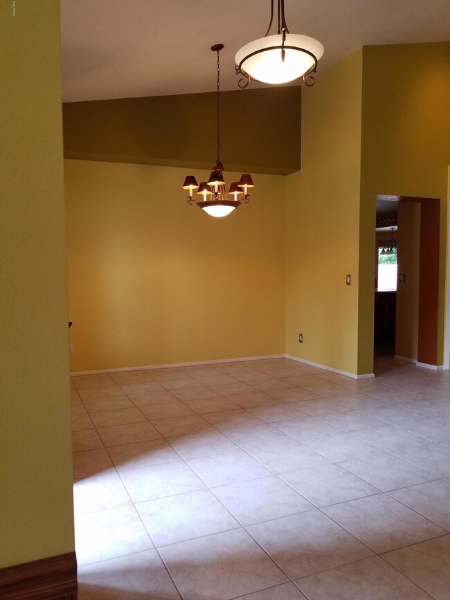 formal dining w/tile floor