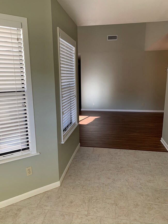 405 Summit Cir, Fredericksburg, TX 78624 - photo 5