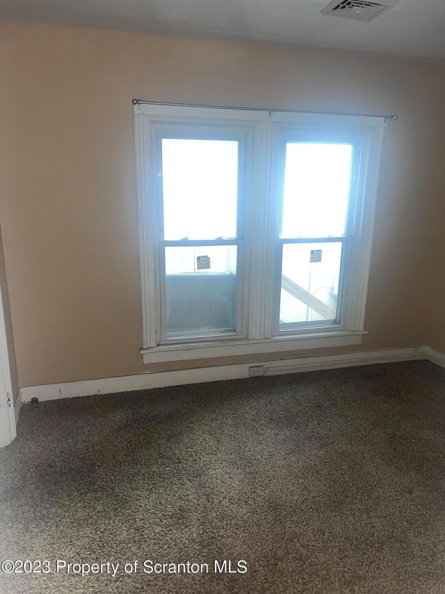 115-117 S Sumner Ave, Scranton, PA 18504 - photo 6