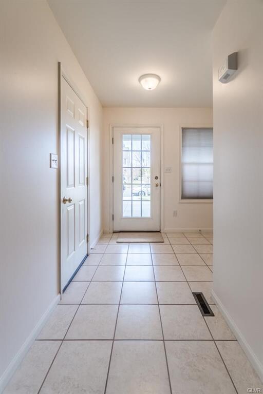 1386 Mohr Cir, Macungie, PA 18062 - photo 3