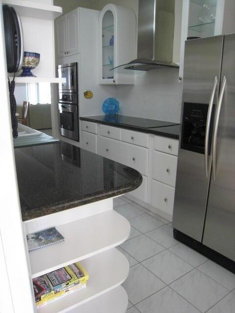 KITCHEN DETAIL