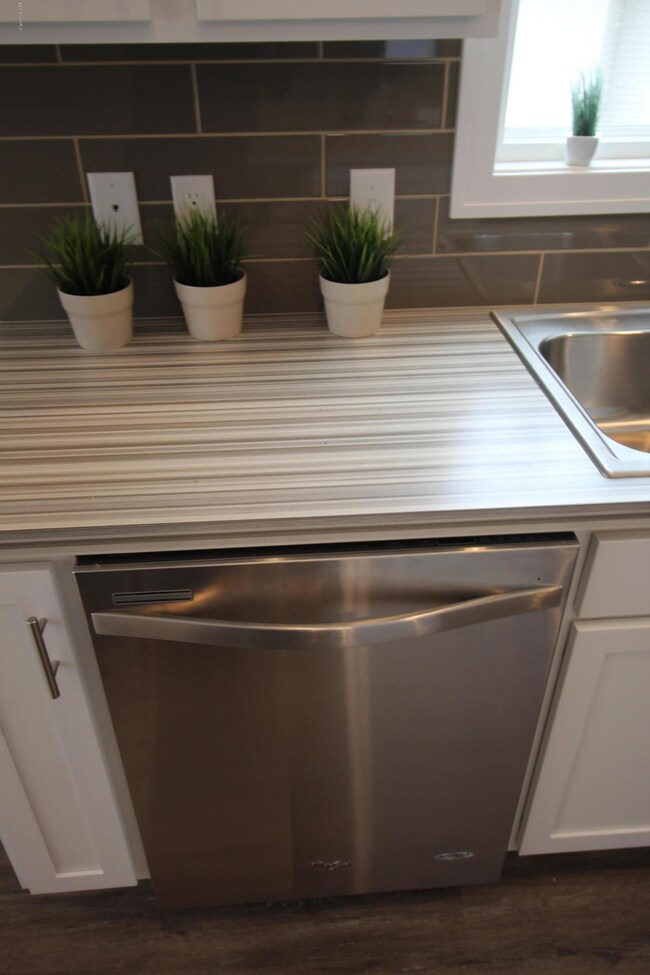 5370 Rischow Dr SW, Wyoming, MI 49509 - photo 6