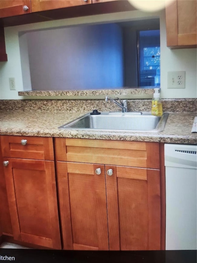 9450 Poinciana Place unit 205, Davie, FL 33324 - photo 3