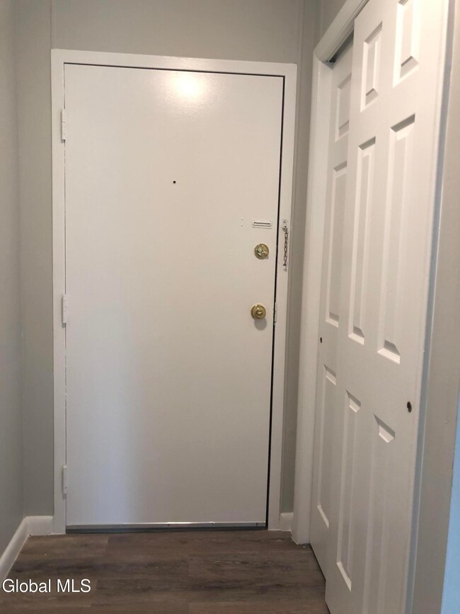 21 Wells St unit 410, Saratoga Springs, NY 12866 - photo 7