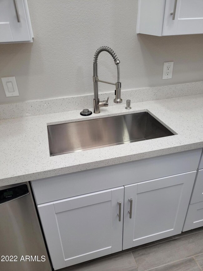 KITCHEN SINK