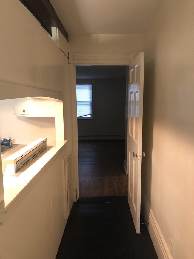 14 Exeter St, Newmarket, NH 03857 - photo 4